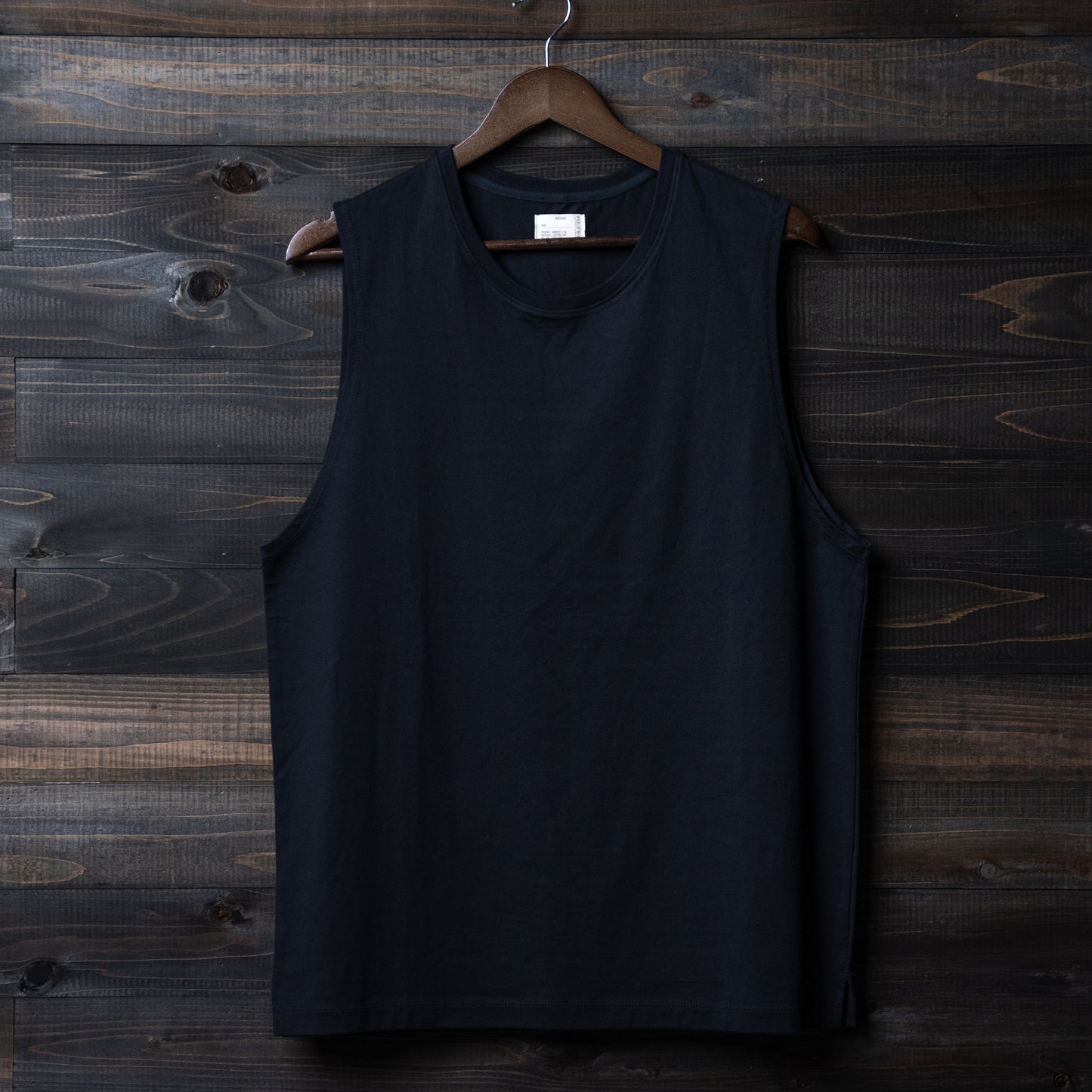 Sleeveless shirt