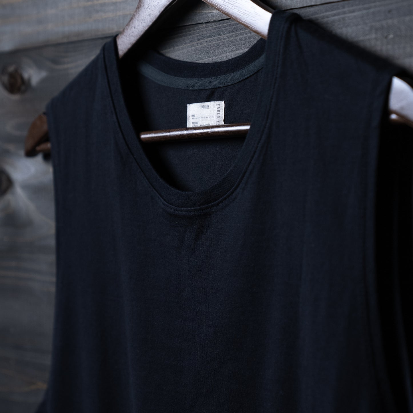 Sleeveless shirt