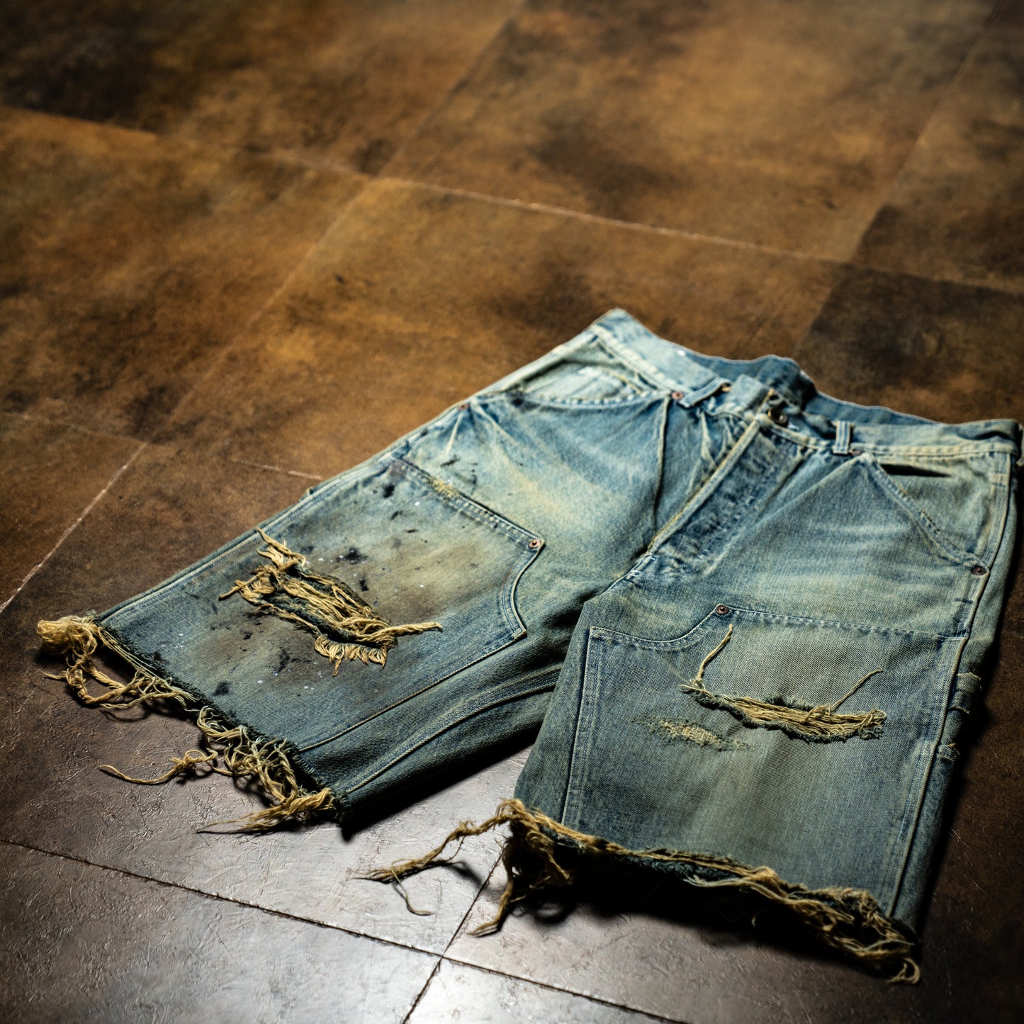 Double knee ghost shorts