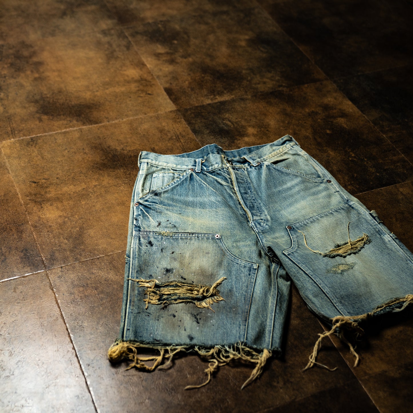 Double knee ghost shorts