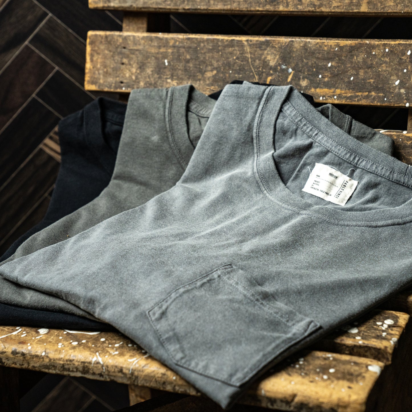 Crew neck pocket  Tshirt
