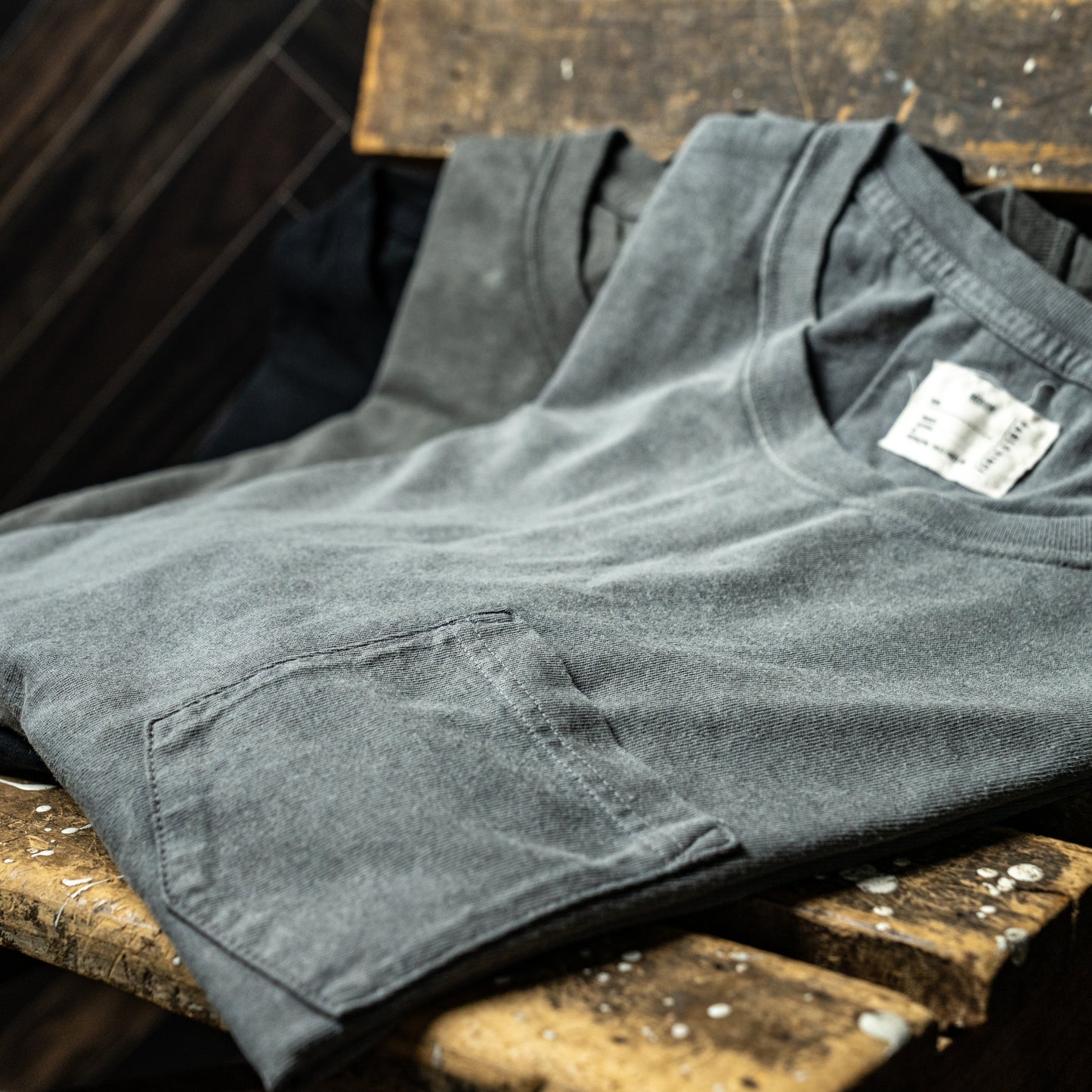Crew neck pocket  Tshirt