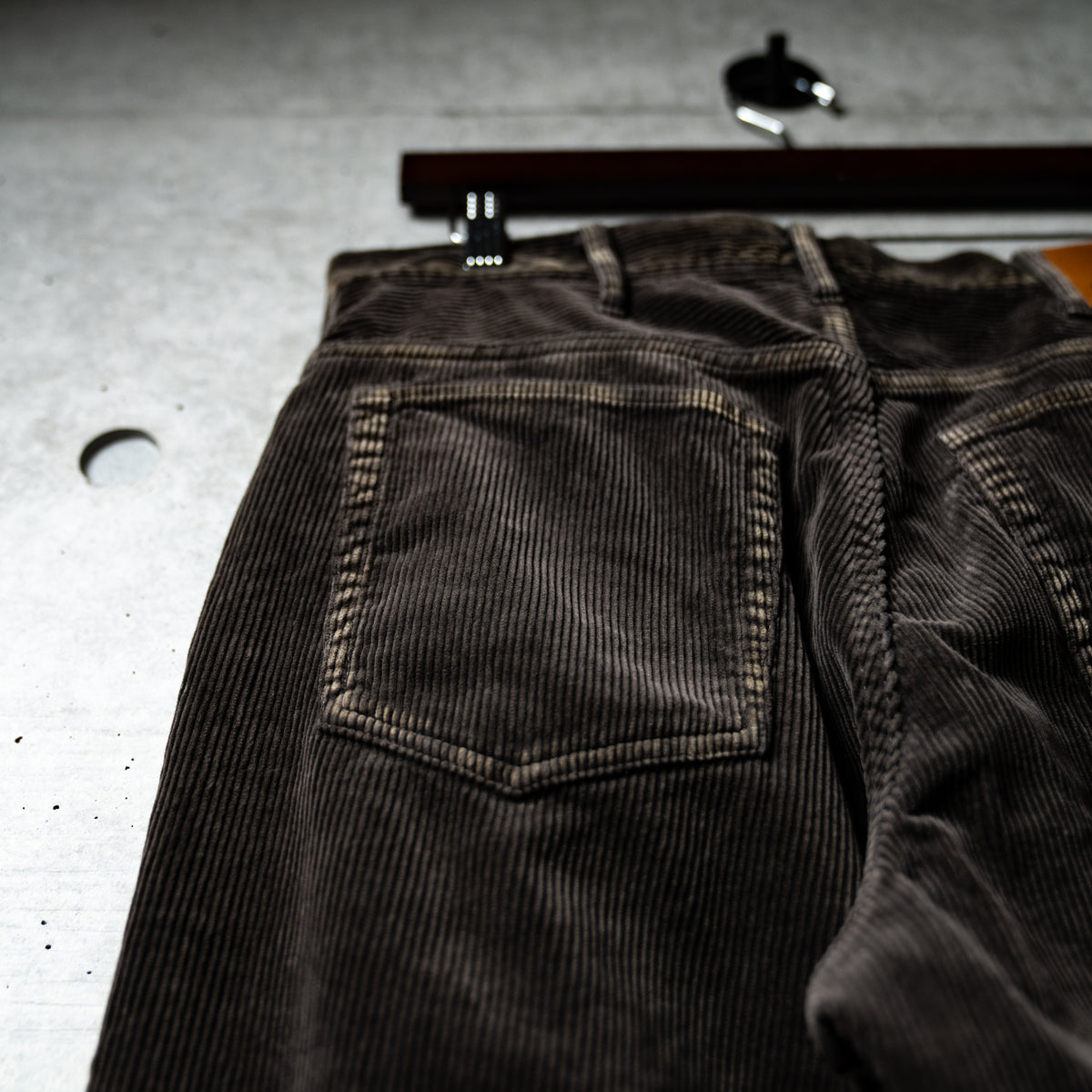 Shadow flare corduroy pants (受注）
