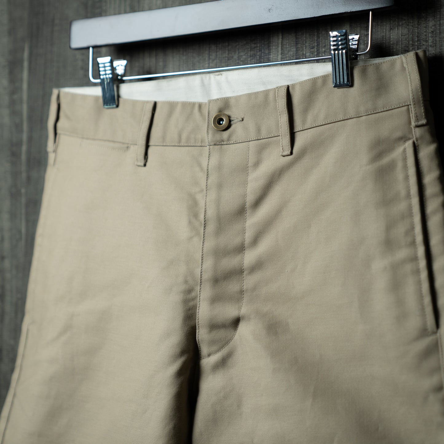 Oiled chino trousers